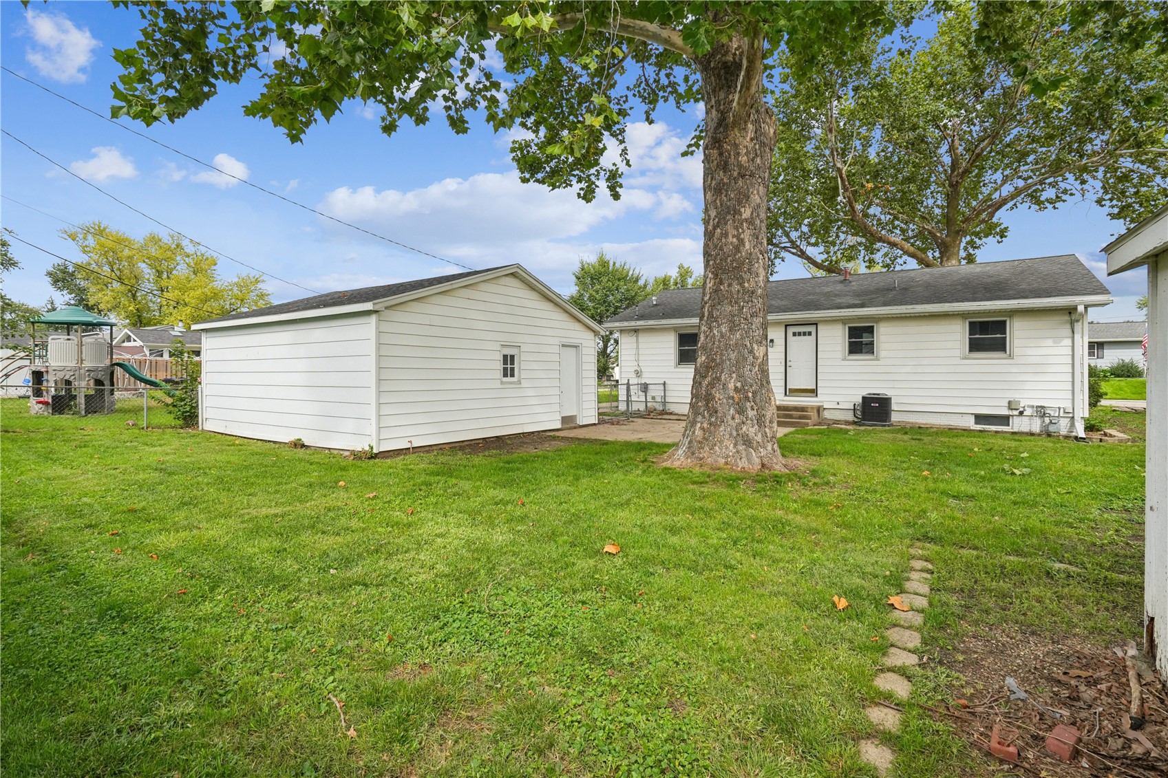 3021 Ravenwood Terrace NW Cedar Rapids IA 52405