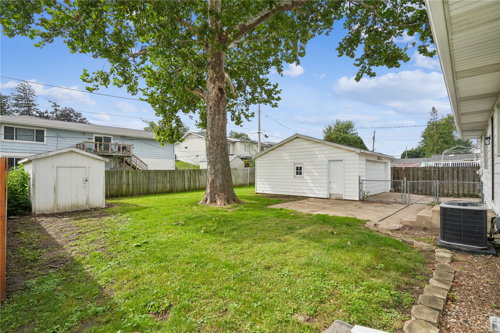 3021 Ravenwood Terrace NW Cedar Rapids IA 52405