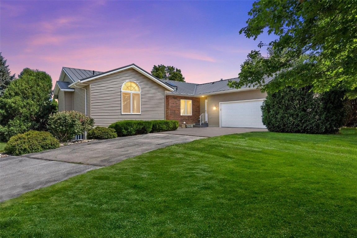 4910 Beverly Road SW Cedar Rapids IA 52404