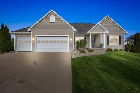 220 16th Avenue Court Hiawatha IA 52233
