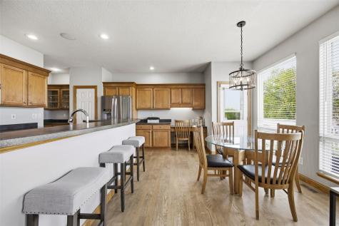 220 16th Avenue Court Hiawatha IA 52233