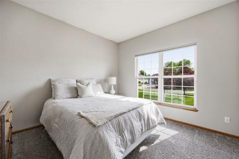 220 16th Avenue Court Hiawatha IA 52233