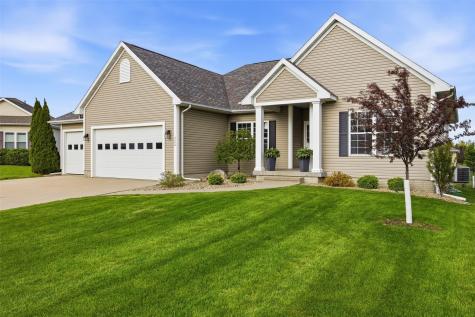 220 16th Avenue Court Hiawatha IA 52233