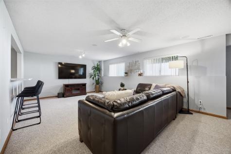 220 16th Avenue Court Hiawatha IA 52233
