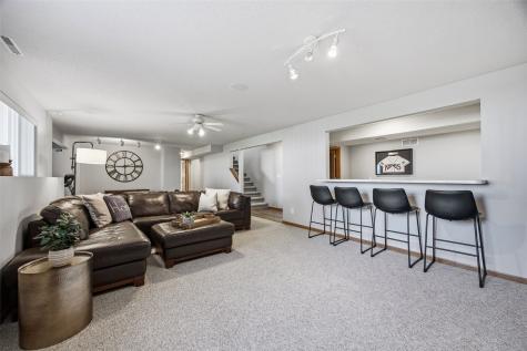 220 16th Avenue Court Hiawatha IA 52233