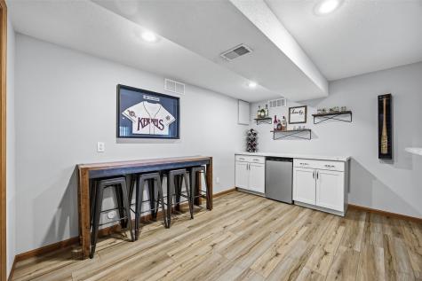220 16th Avenue Court Hiawatha IA 52233