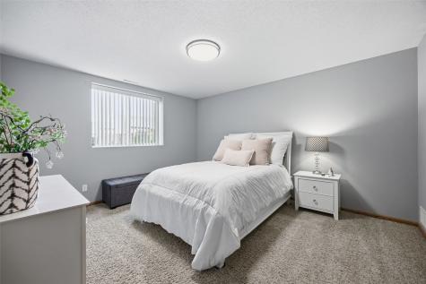 220 16th Avenue Court Hiawatha IA 52233