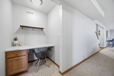 220 16th Avenue Court Hiawatha IA 52233