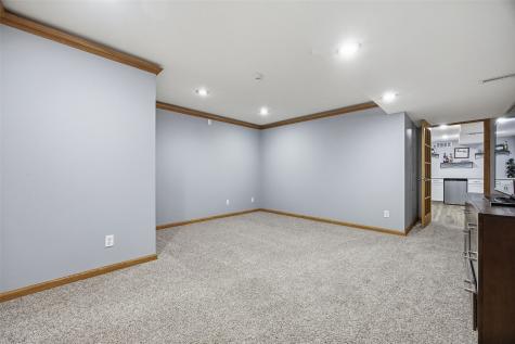 220 16th Avenue Court Hiawatha IA 52233