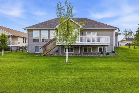 220 16th Avenue Court Hiawatha IA 52233