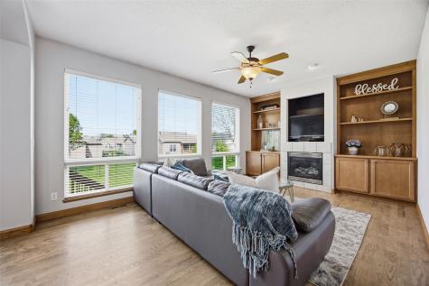 220 16th Avenue Court Hiawatha IA 52233