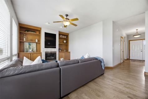 220 16th Avenue Court Hiawatha IA 52233