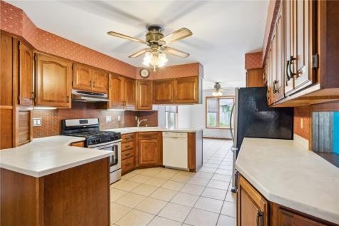2211 Cherry Lane NE Cedar Rapids IA 52402