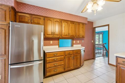 2211 Cherry Lane NE Cedar Rapids IA 52402