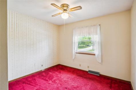 2211 Cherry Lane NE Cedar Rapids IA 52402