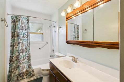 2211 Cherry Lane NE Cedar Rapids IA 52402