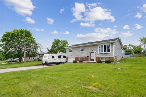 2211 Cherry Lane NE Cedar Rapids IA 52402