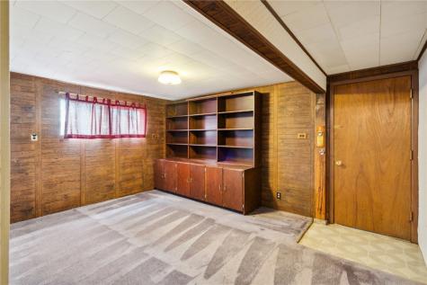 2211 Cherry Lane NE Cedar Rapids IA 52402