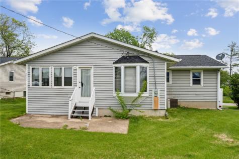 2211 Cherry Lane NE Cedar Rapids IA 52402