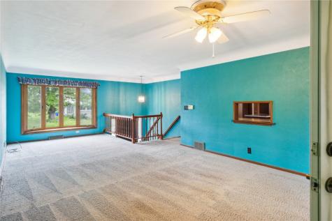 2211 Cherry Lane NE Cedar Rapids IA 52402