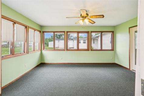 2211 Cherry Lane NE Cedar Rapids IA 52402