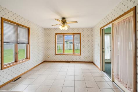 2211 Cherry Lane NE Cedar Rapids IA 52402