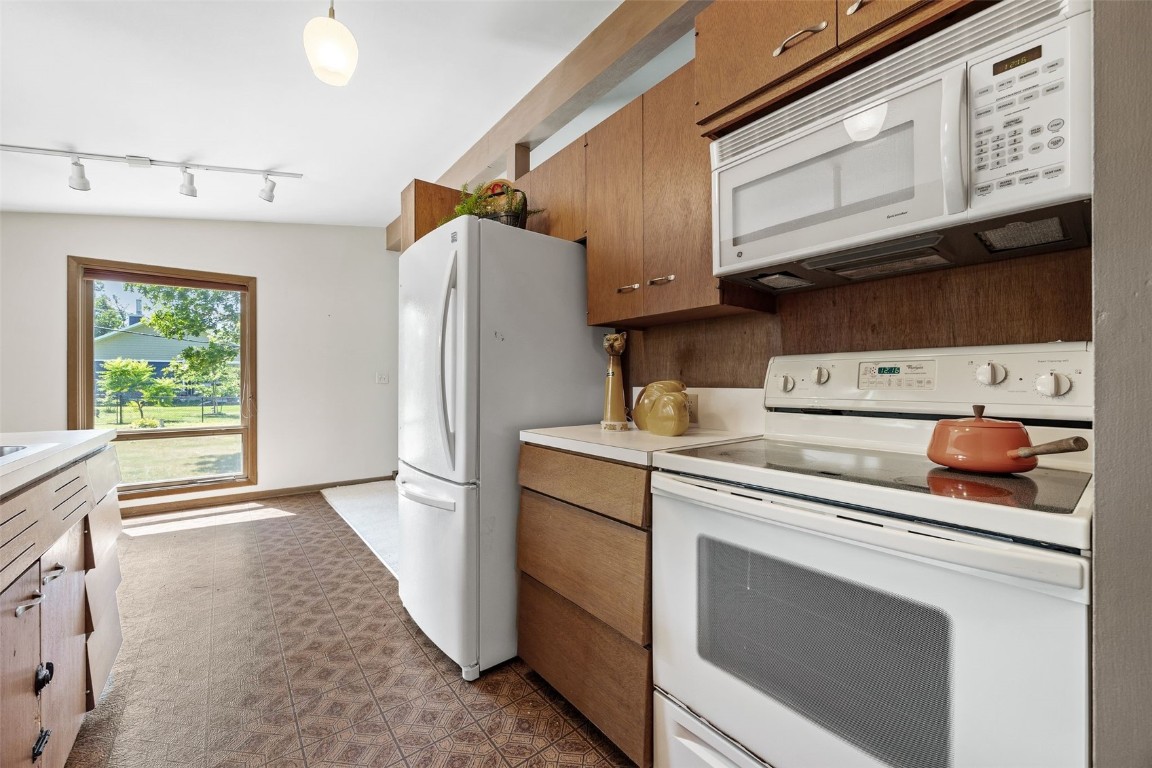 2305 Fairlane Drive NE Cedar Rapids IA 52402