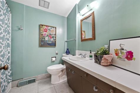 2305 Fairlane Drive NE Cedar Rapids IA 52402