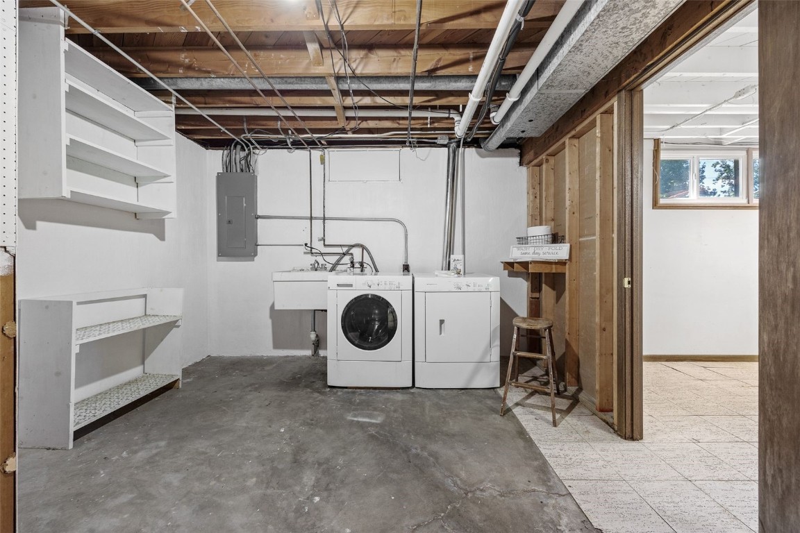 2305 Fairlane Drive NE Cedar Rapids IA 52402