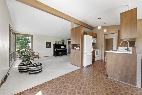 2305 Fairlane Drive NE Cedar Rapids IA 52402