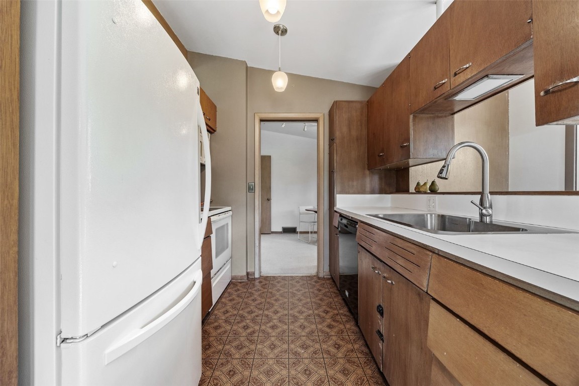2305 Fairlane Drive NE Cedar Rapids IA 52402