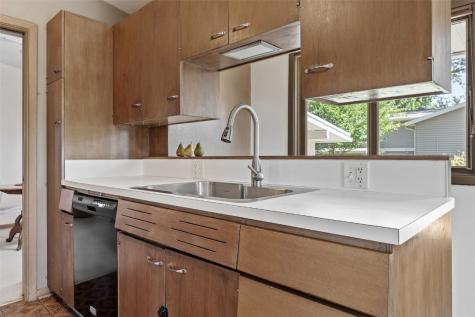 2305 Fairlane Drive NE Cedar Rapids IA 52402