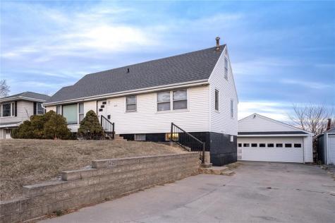 1625 11th Street NW Cedar Rapids IA 52405