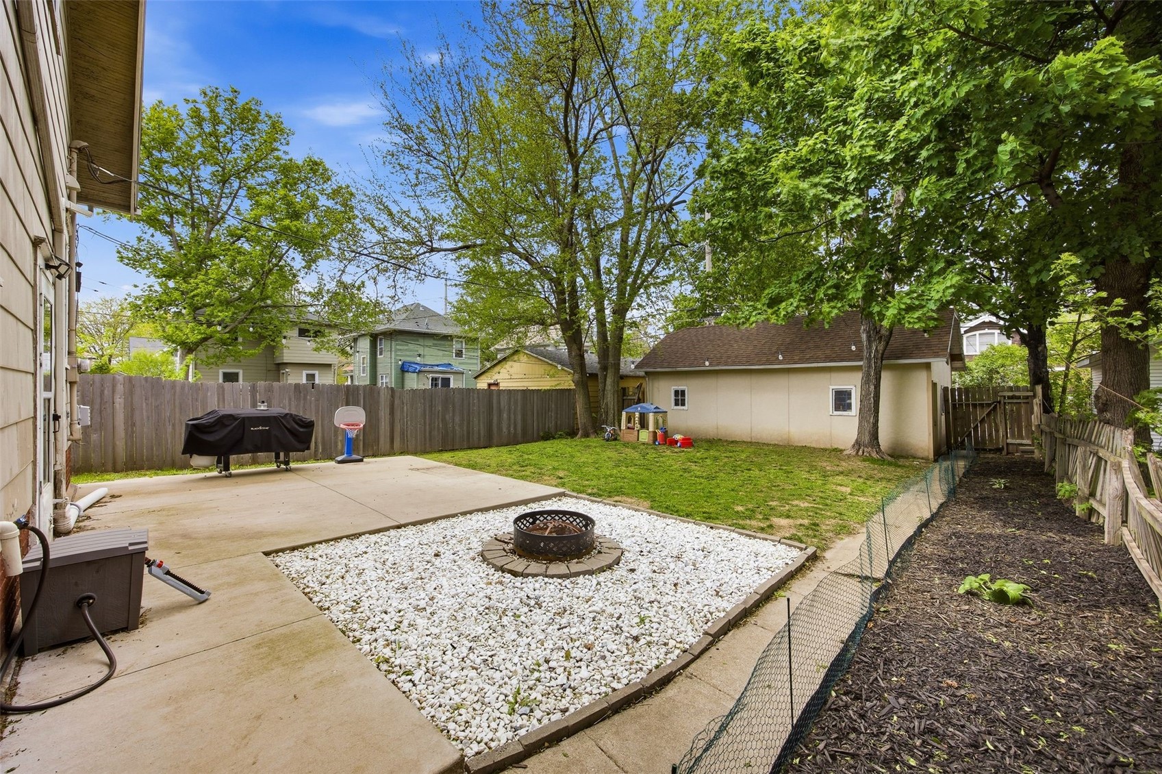 1812 Park Avenue SE Cedar Rapids IA 52403