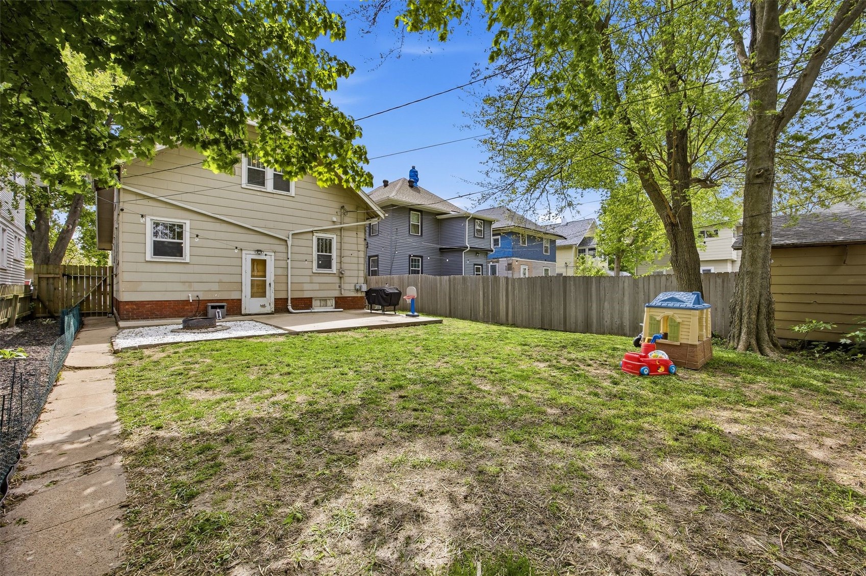 1812 Park Avenue SE Cedar Rapids IA 52403