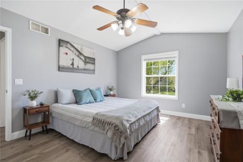1925 Parkland Ely IA 52227