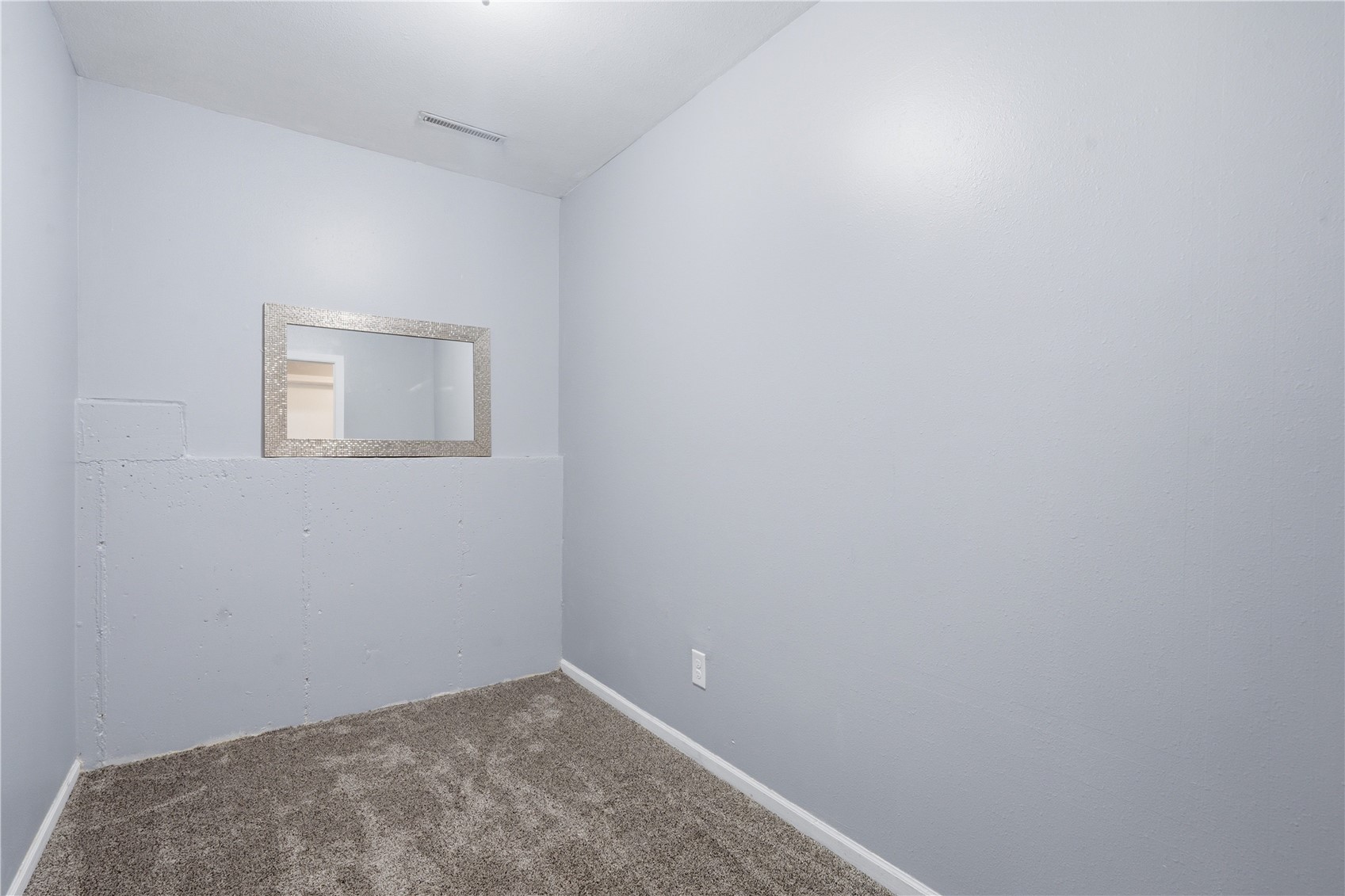 1925 Parkland Ely IA 52227