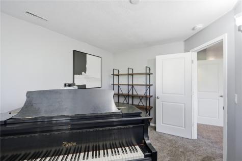 1925 Parkland Ely IA 52227