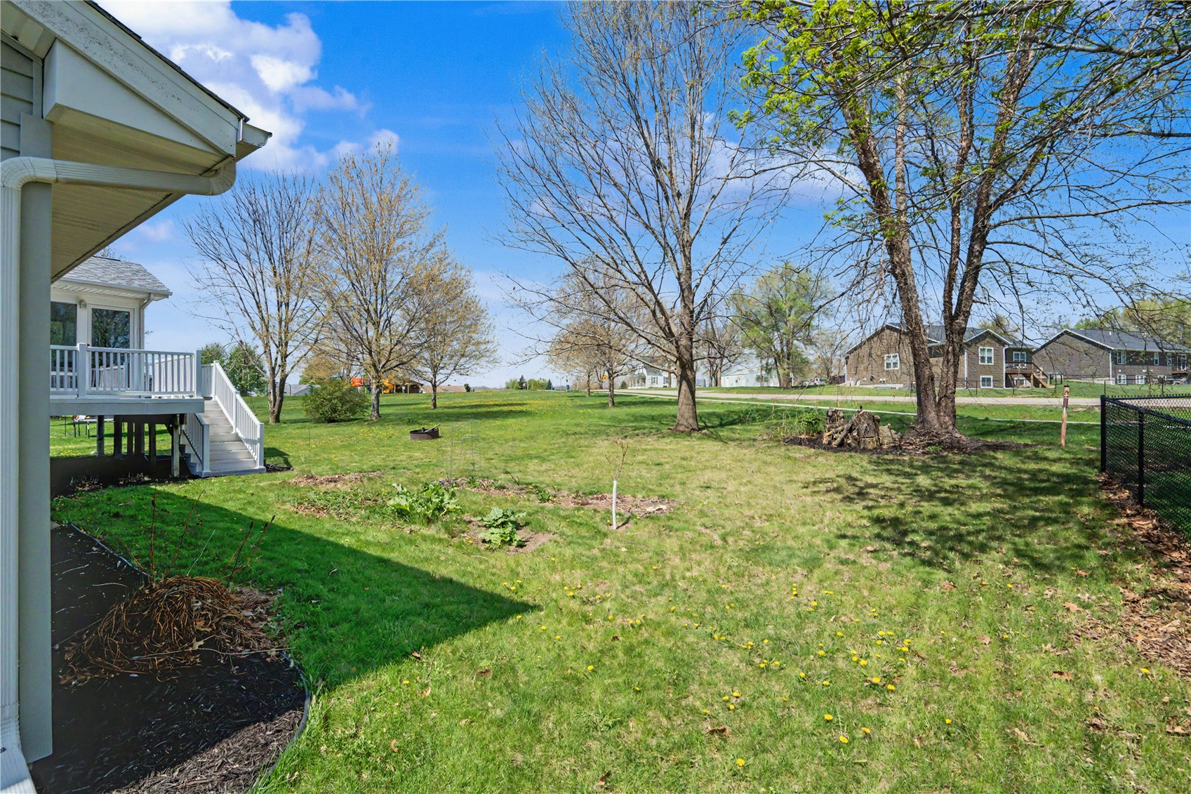 1925 Parkland Ely IA 52227