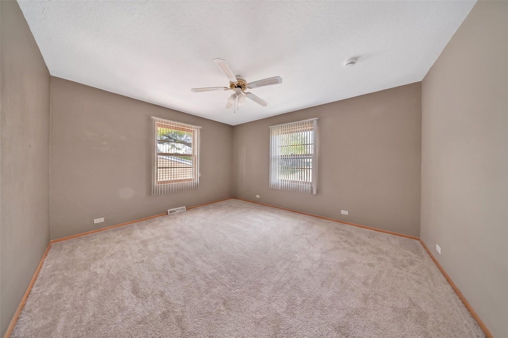 3105 Kenridge Drive NE Cedar Rapids IA 52402