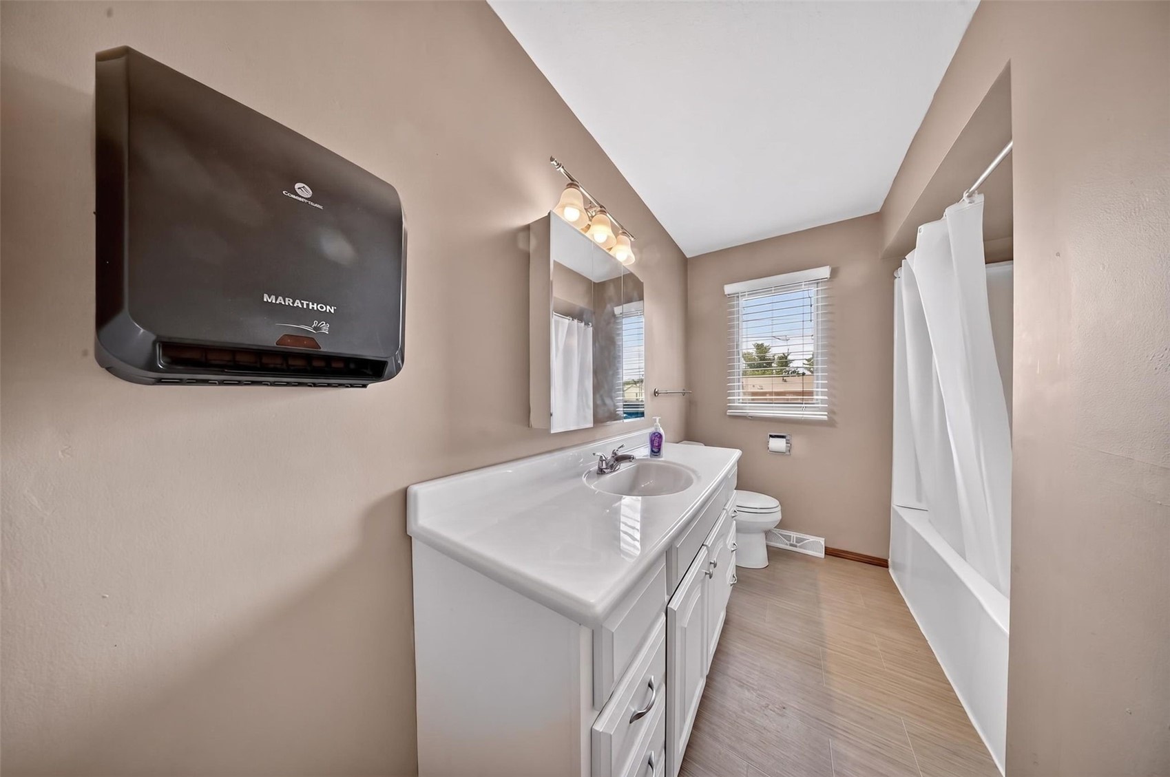 3105 Kenridge Drive NE Cedar Rapids IA 52402