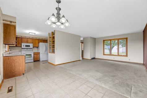 307 Ehlers Lane IA 52060