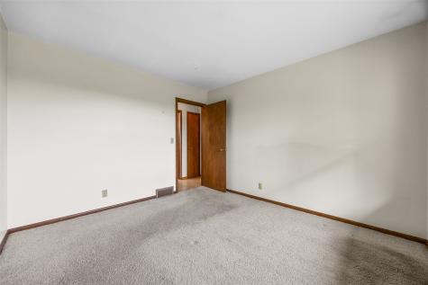 307 Ehlers Lane IA 52060