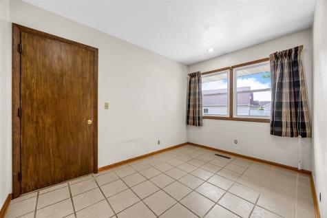 307 Ehlers Lane IA 52060