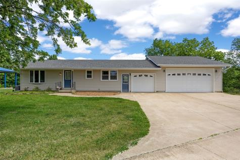 307 Ehlers Lane IA 52060