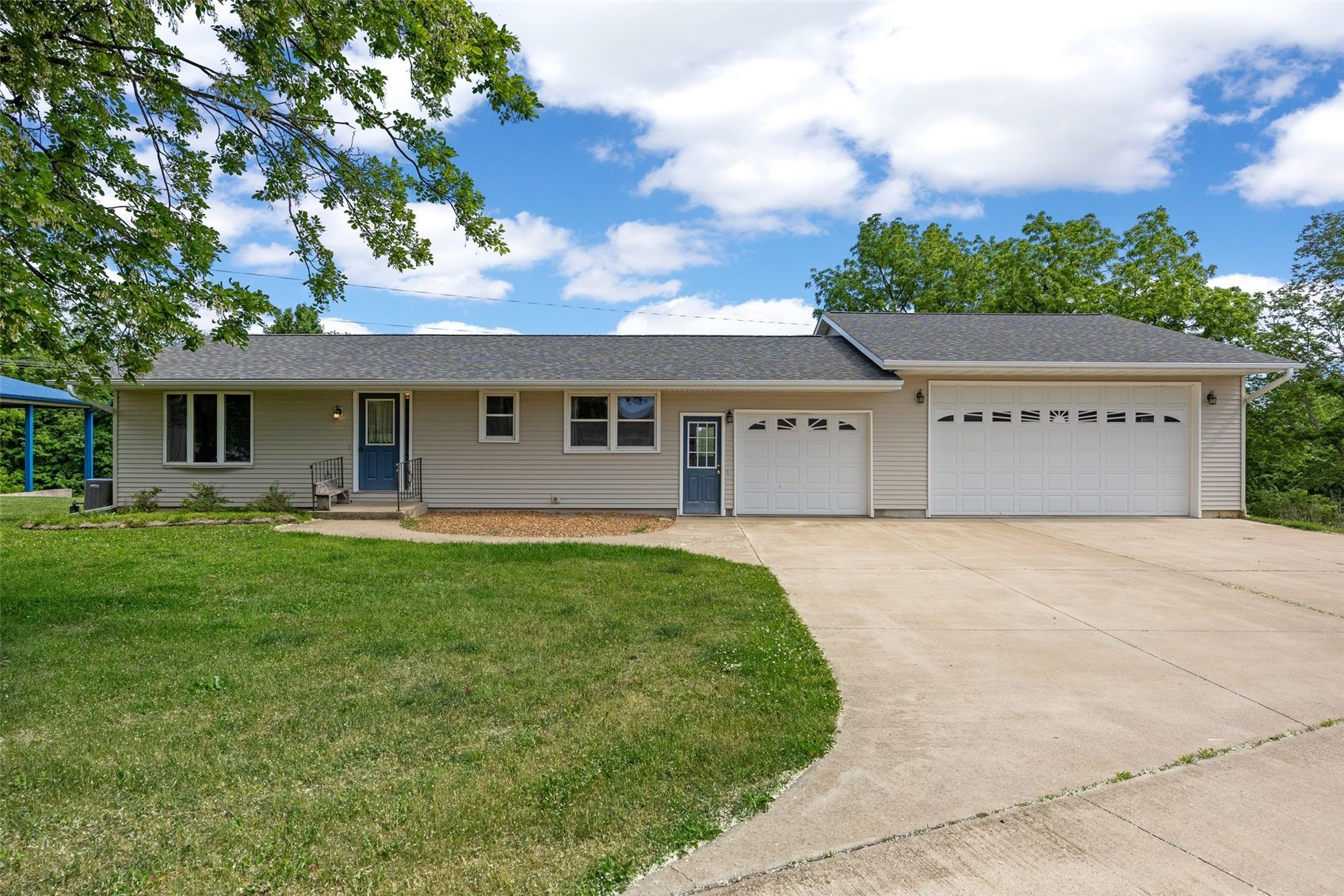 307 Ehlers Lane IA 52060