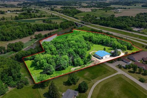 307 Ehlers Lane IA 52060