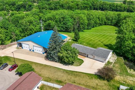 307 Ehlers Lane IA 52060