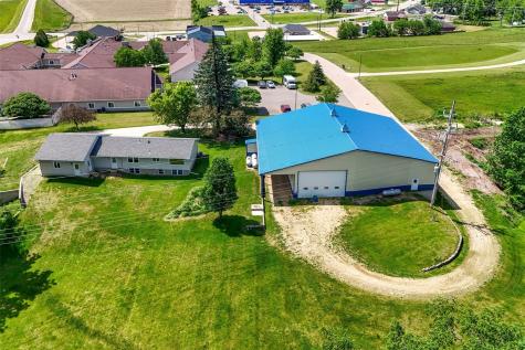 307 Ehlers Lane IA 52060