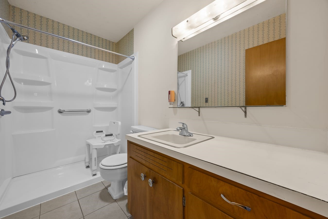 531 Commercial Street Central City IA 52214